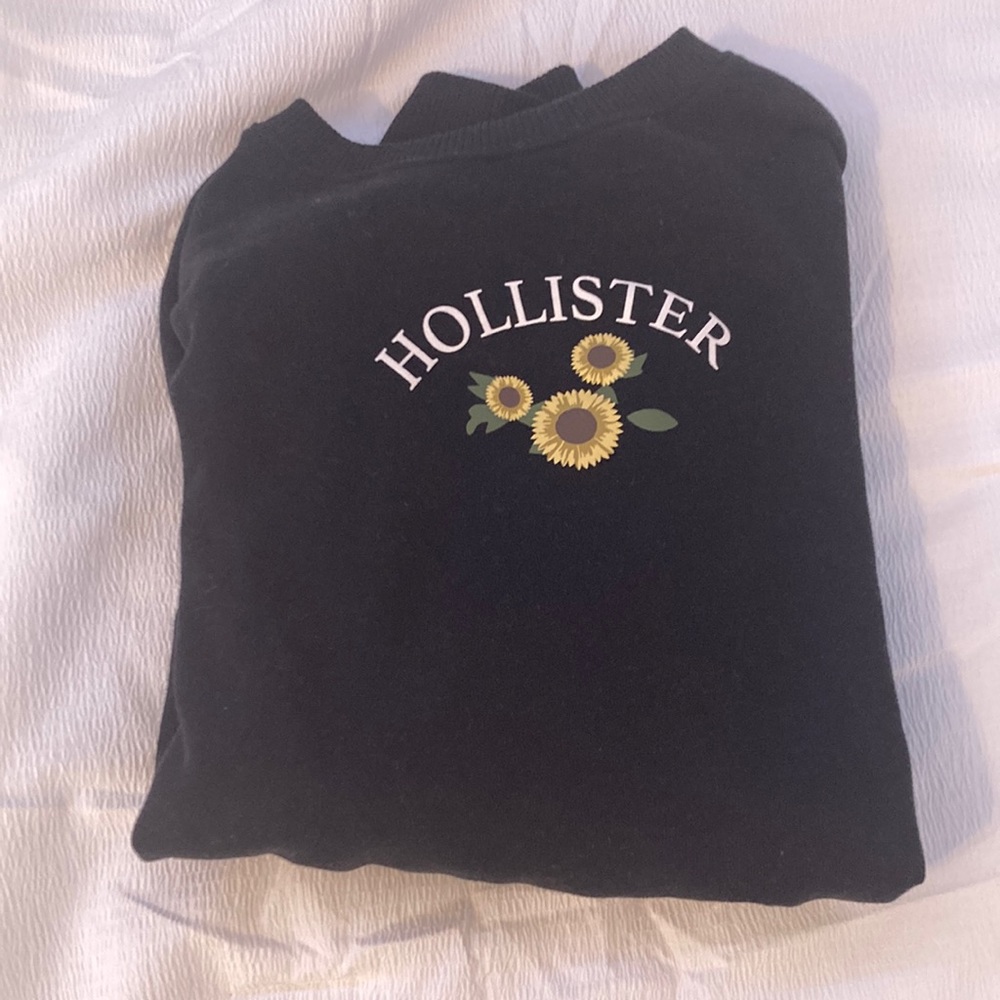 Black, sunflower HOLLISTER cropped sweater